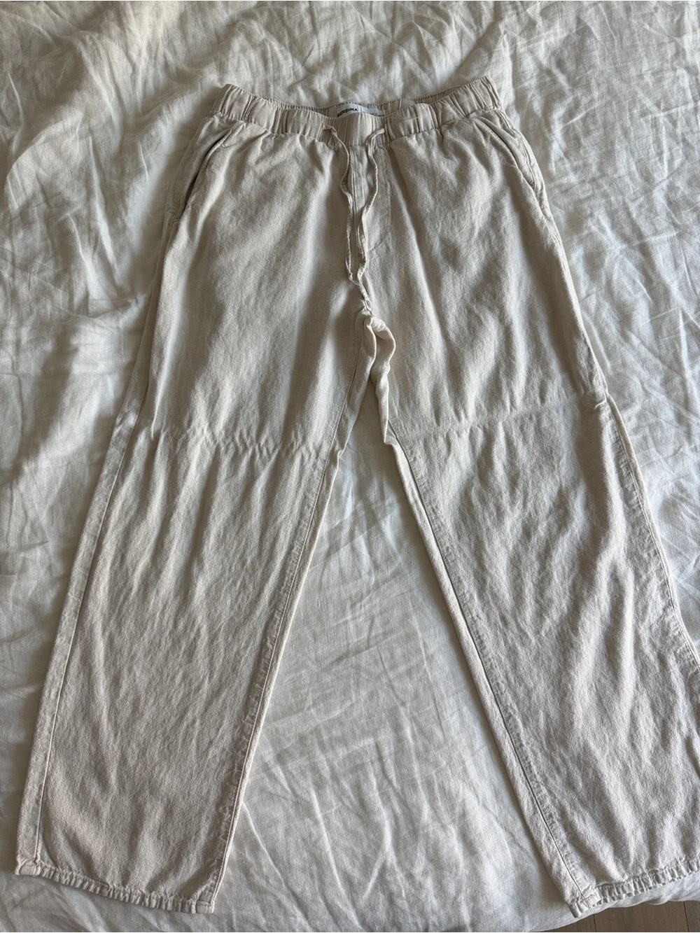 Bershka Men’s Wide-Legged Linen Pants